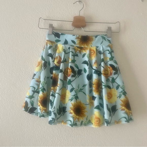 Pickle me pink, Pickleball Skort Skirt Sunflowers - Picture 1 of 5